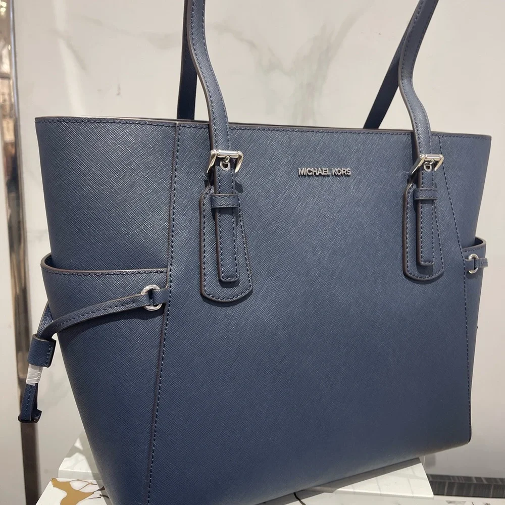 MICHAEL KORS Voyager Large Saffiano Leather EW Tote Shoulder Bag Navy NWT